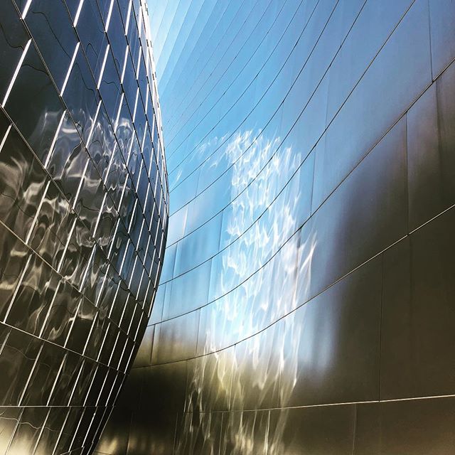 The #disneyconcerthall @waltdisneyconcerthall #waltdisneyconcerthall is an epic #scifi building. Incredible #architecture in downtown #losangeles