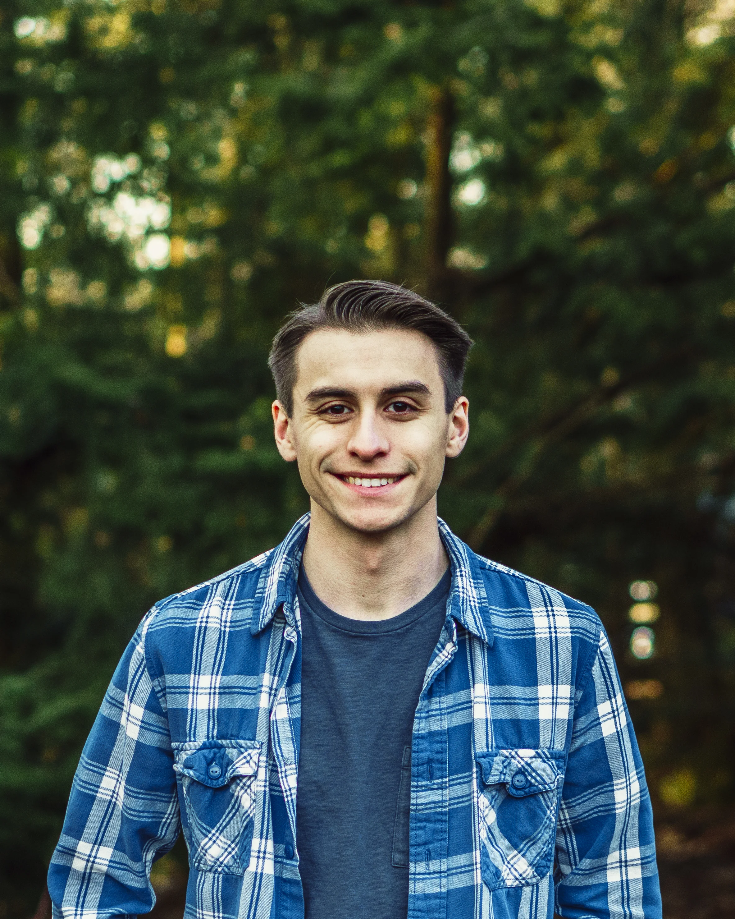 Zach-portrait-Dec2018 (1 of 1).jpg