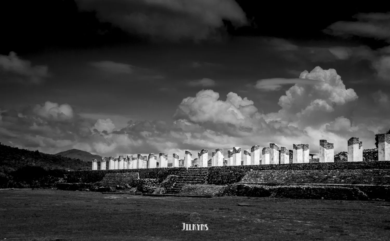 Black & White photo by Jilkyns