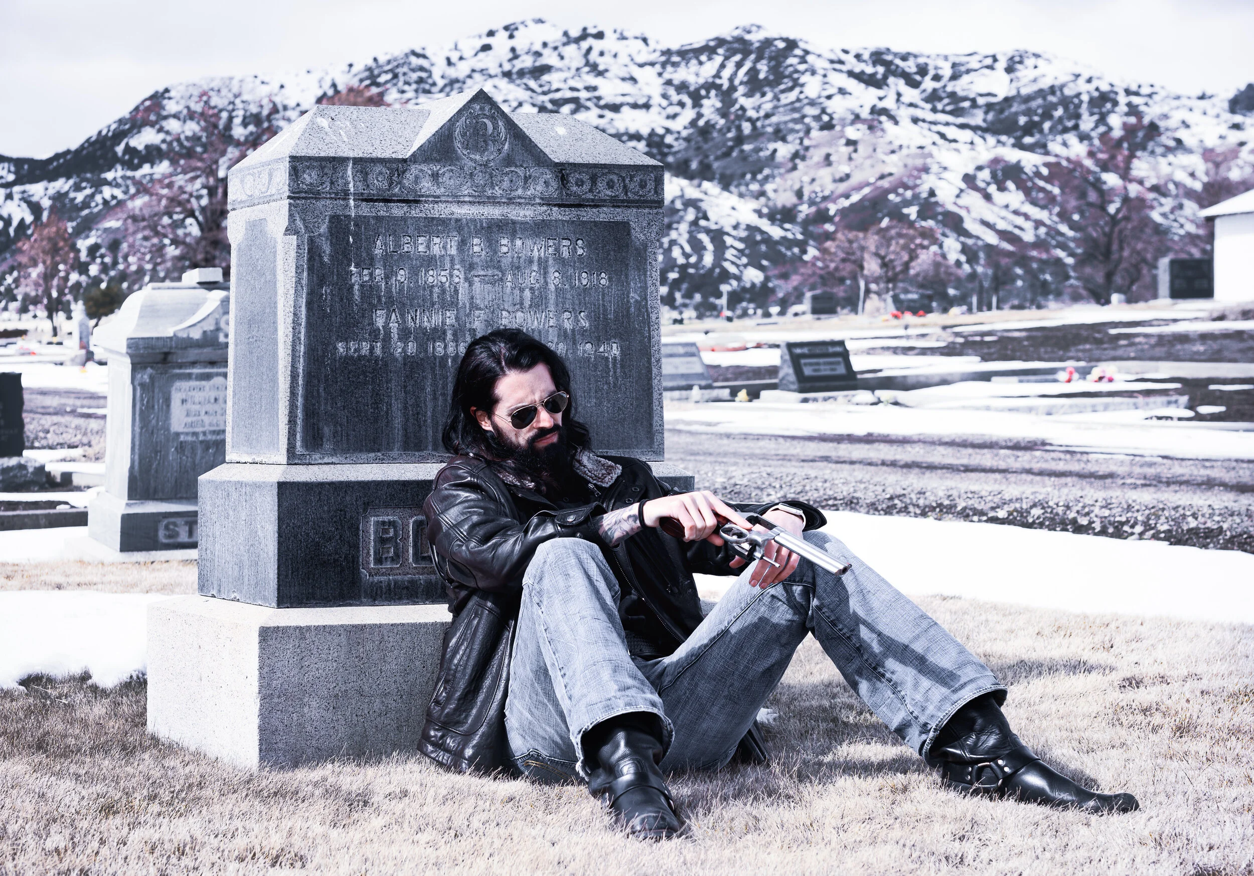 magnumgrave.jpg