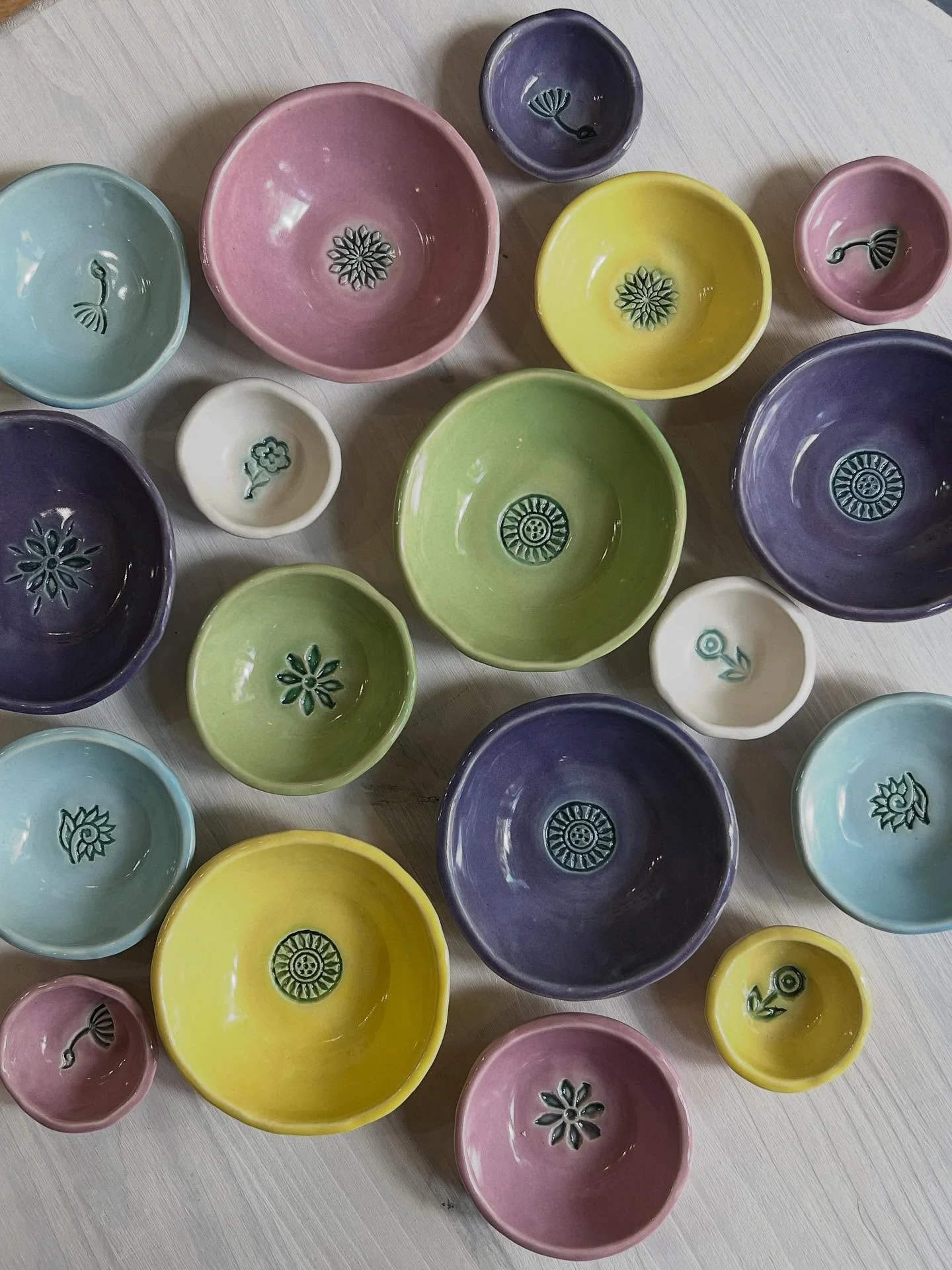 🆕 New ceramic work in store by @scarlettwares - small nesting bowls (set of 3), serving plates and mayapple bowls in celadon blue! 

#virginiapottery #lovefxbg #fredericksburgva #nestingbowls