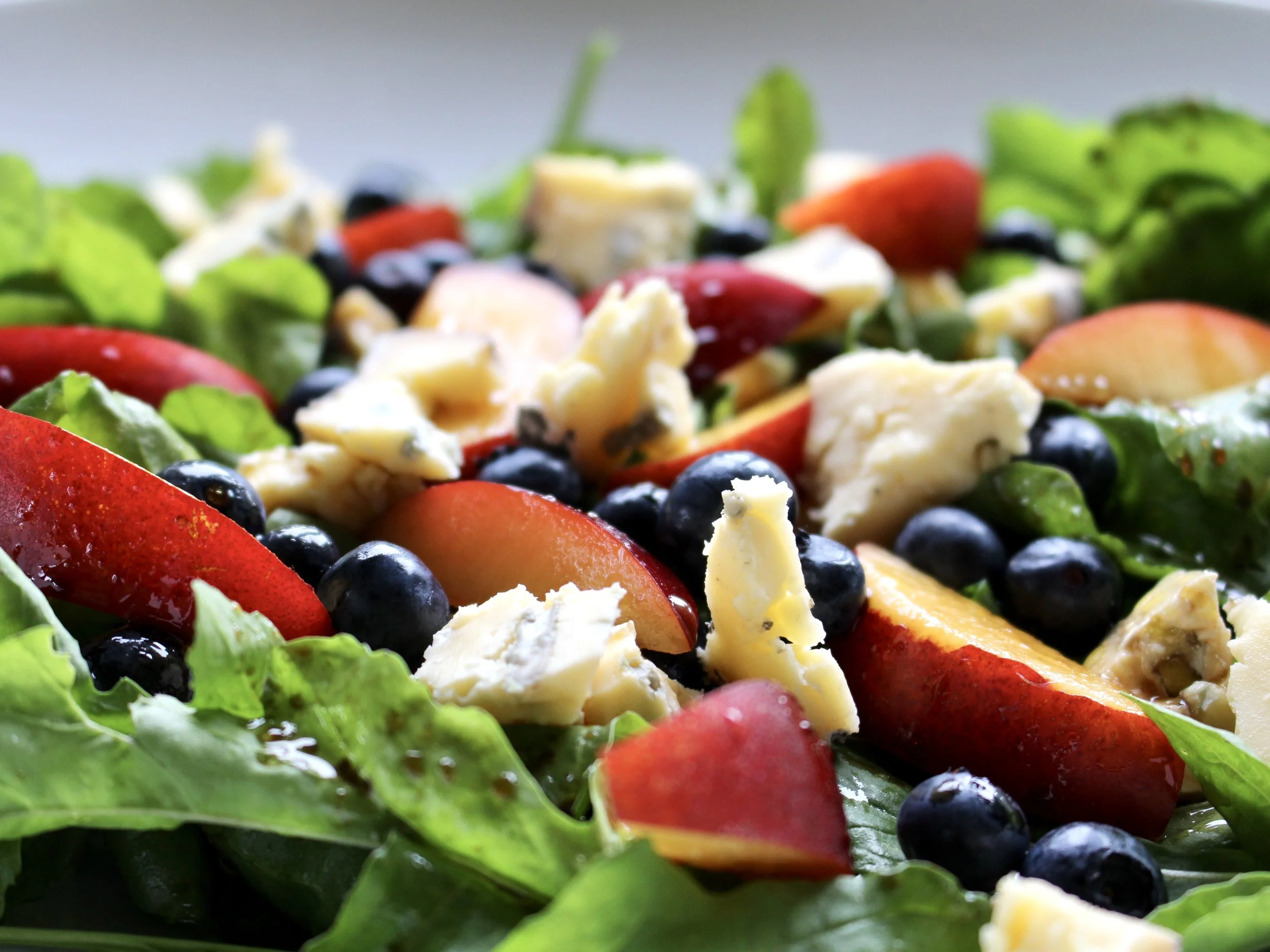 blue cheese and berry salad
