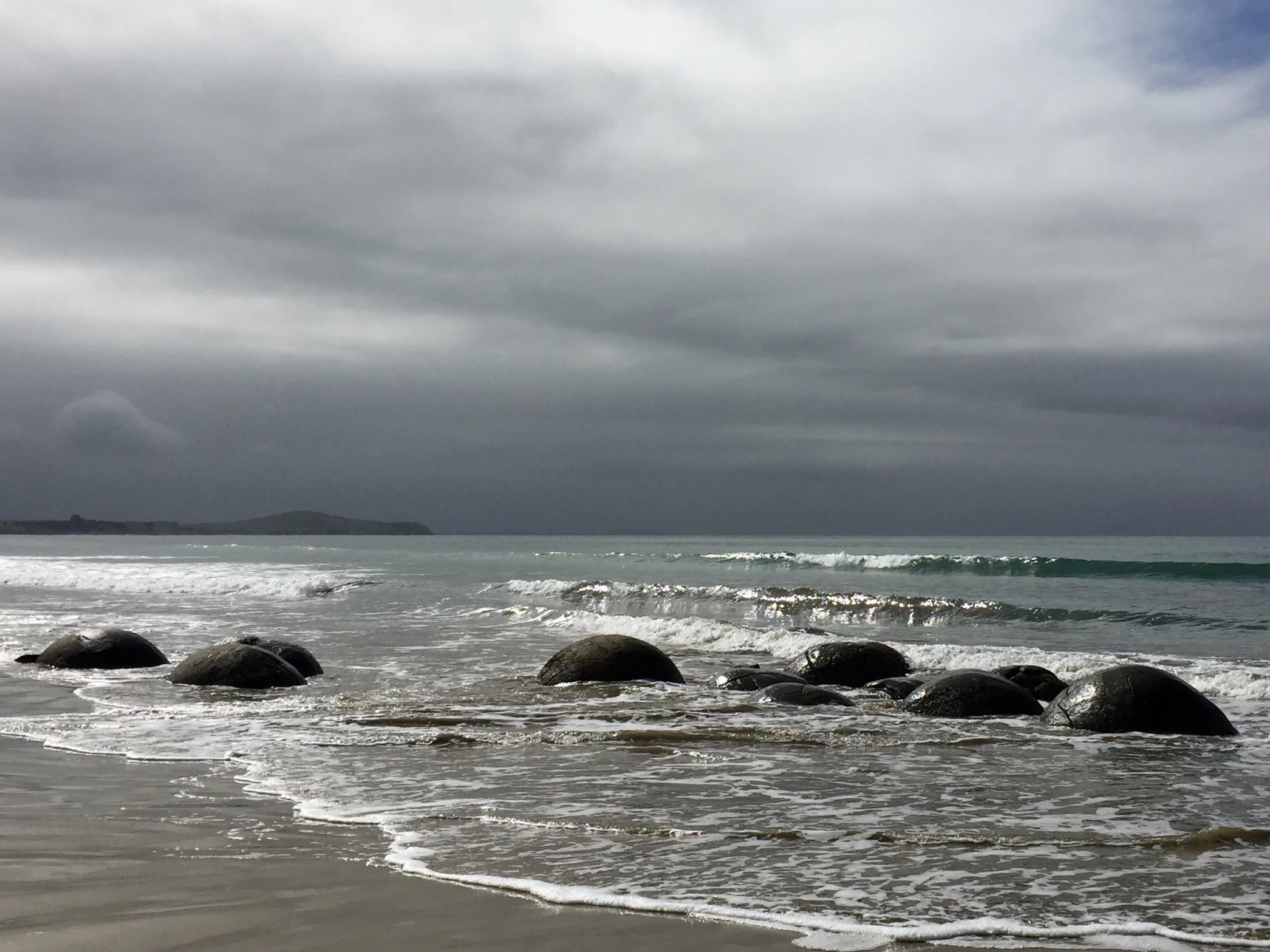Moeraki boulders