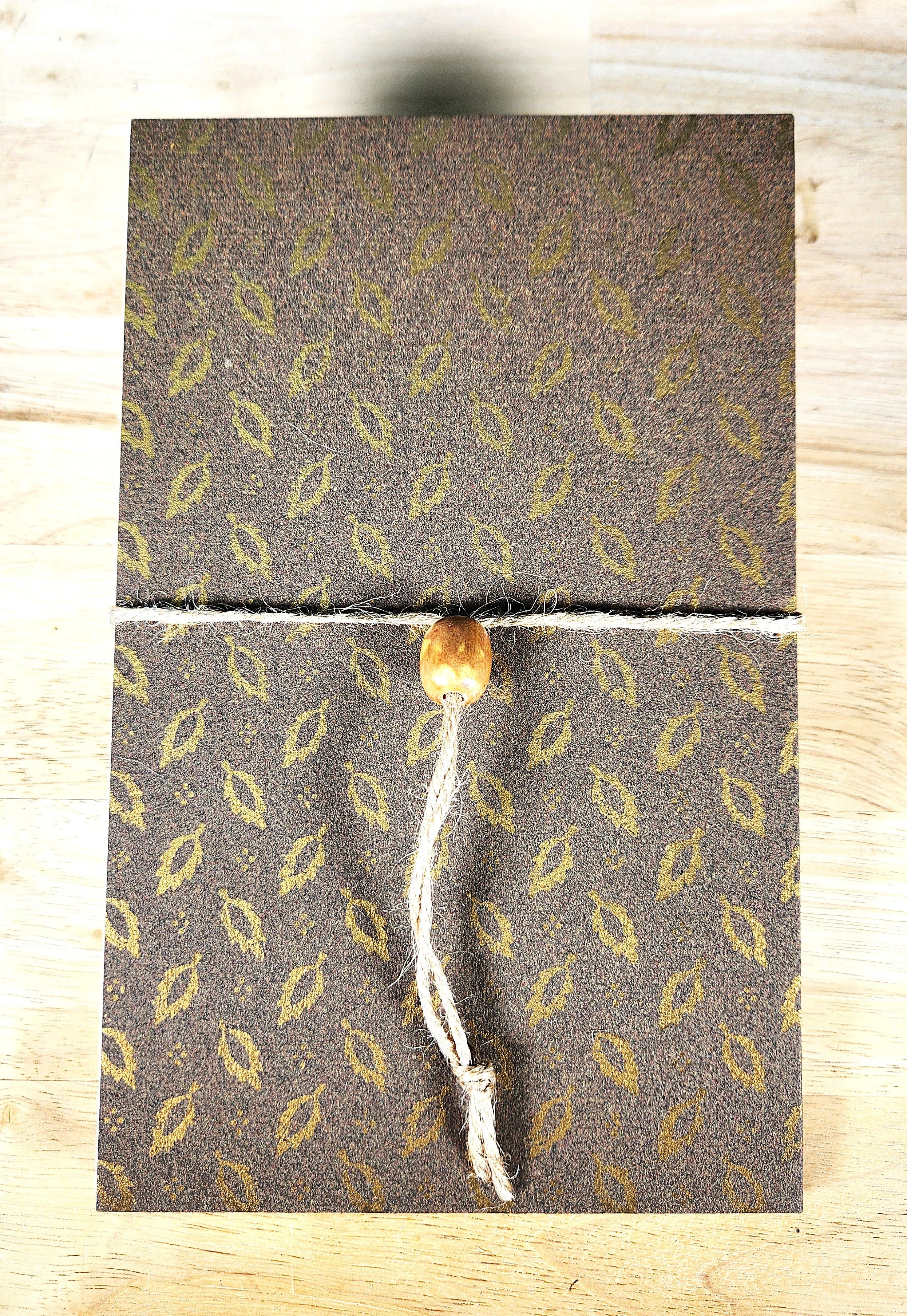 gold_leaves_accordion_cover.jpg