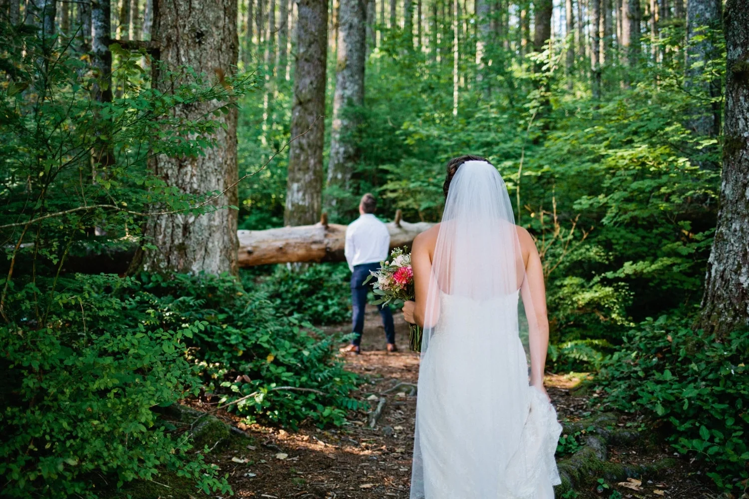 First Look at Rattlesnake Lake - Alexandra Knight Photography