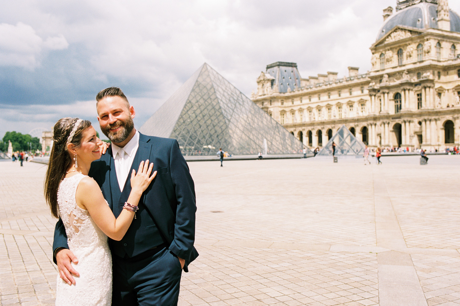 wedding couple at the louvre in paris elopement.jpg