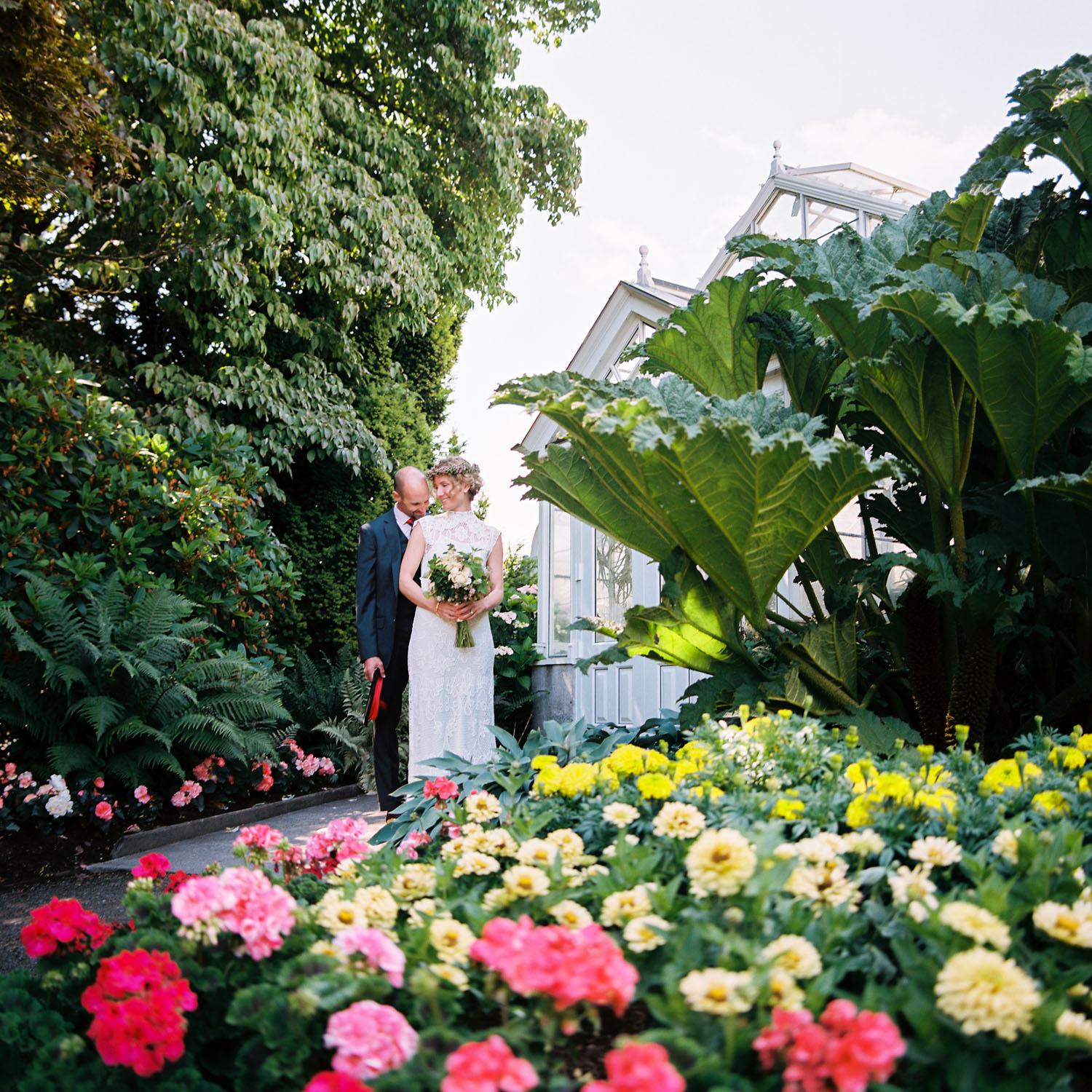 seattle volunteer park conservatory small wedding elopement seattle bride.jpg