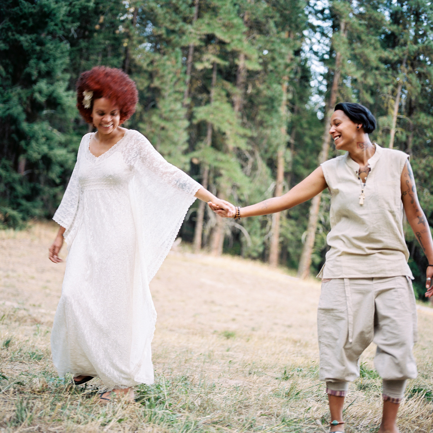 boho inspired same sex wedding photography in leavenworth washington.jpg