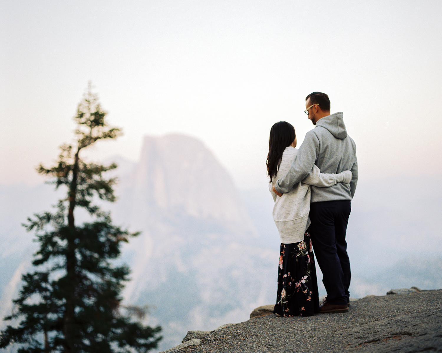 yosemite engagement photography at glacier point.jpg