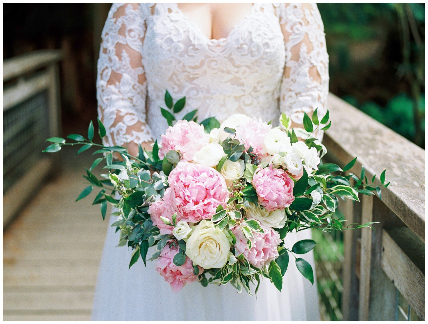 Fena Flowers wedding bouquet at Alderbrook Resort