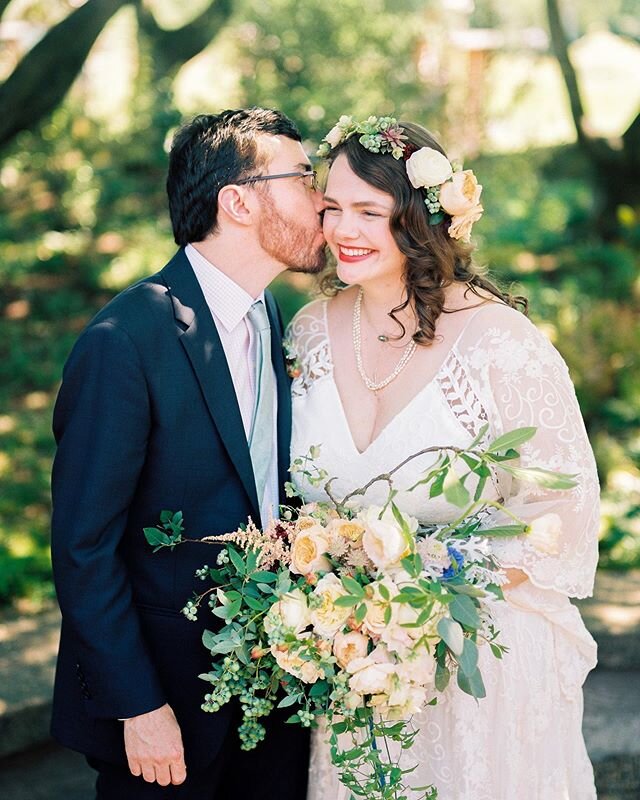 Happy anniversary, Katharine &amp; Ed!
&bull;
Florals @smashingpetals
Dress @ruedeseinebridal
Venue @uofwa Center for Urban Horticulture
Previously featured on @loveincmag