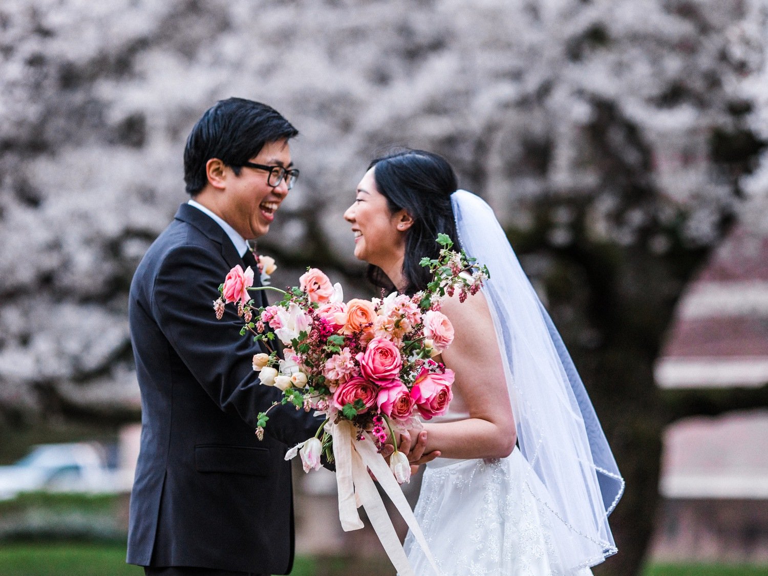 university_of_washington_cherry_blossom_festival_elopement_03.jpg