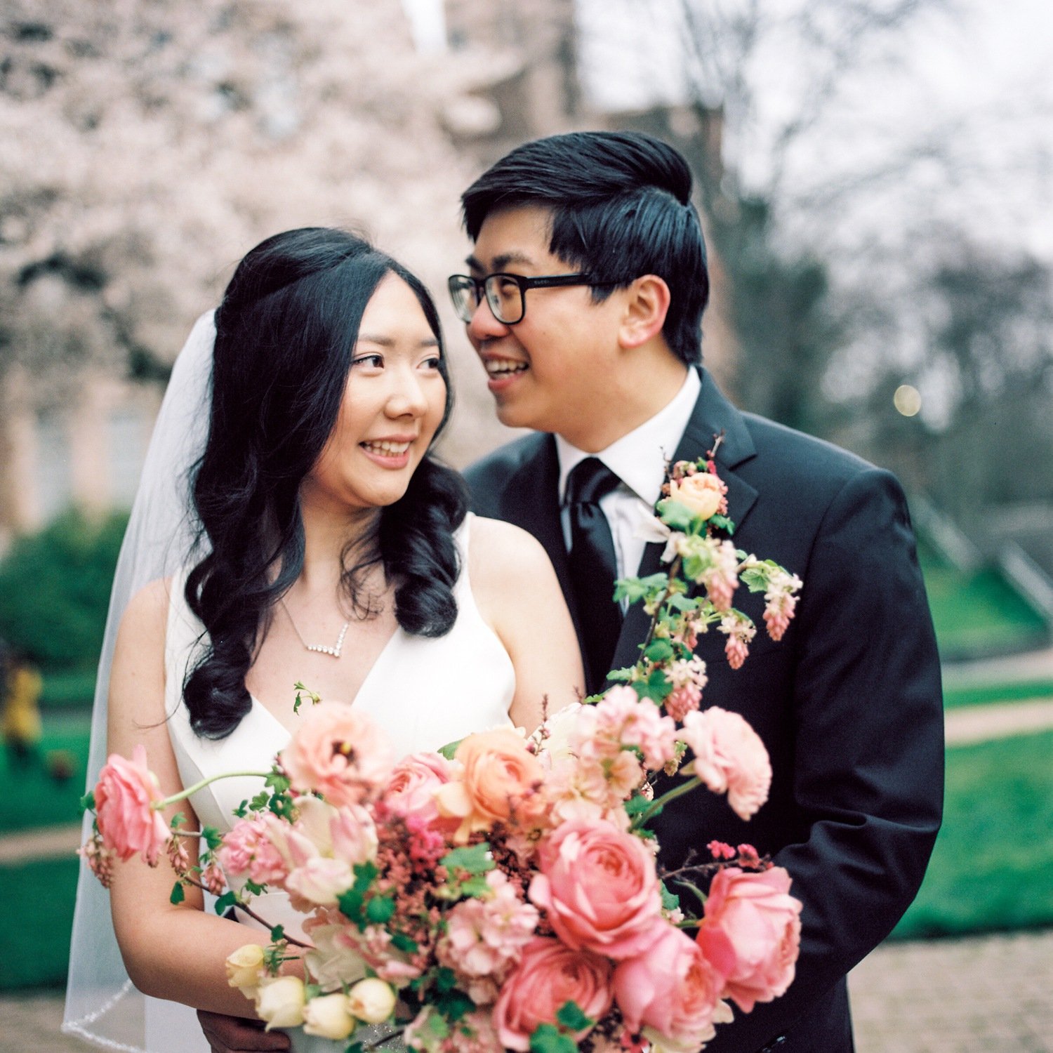 university_of_washington_cherry_blossom_festival_elopement_29.jpg