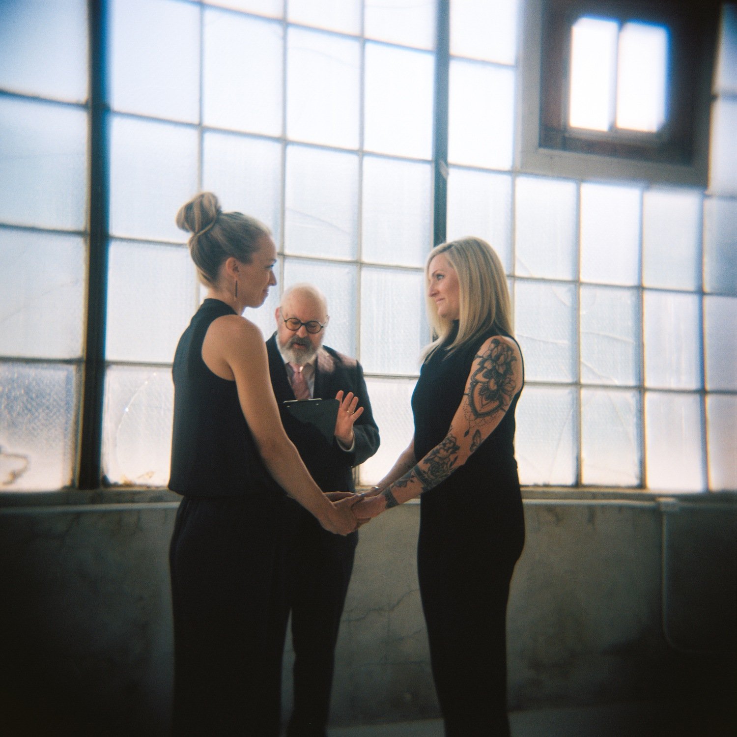 alexandra-knight-photography-seattle-lgbtq-elopement-33.jpg