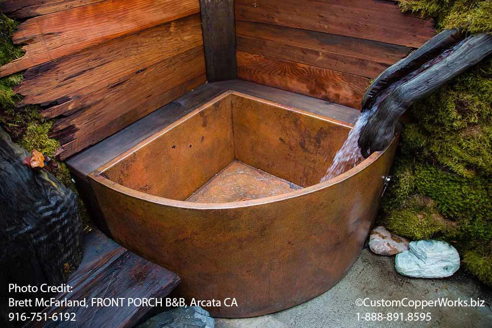 COPPER JAPANESE SOAKING TUB: Hand-hammered, Mexican Copper Double-walled, Corner Mount Soaking Tub. Click on photo for larger view. CCW Design #104.