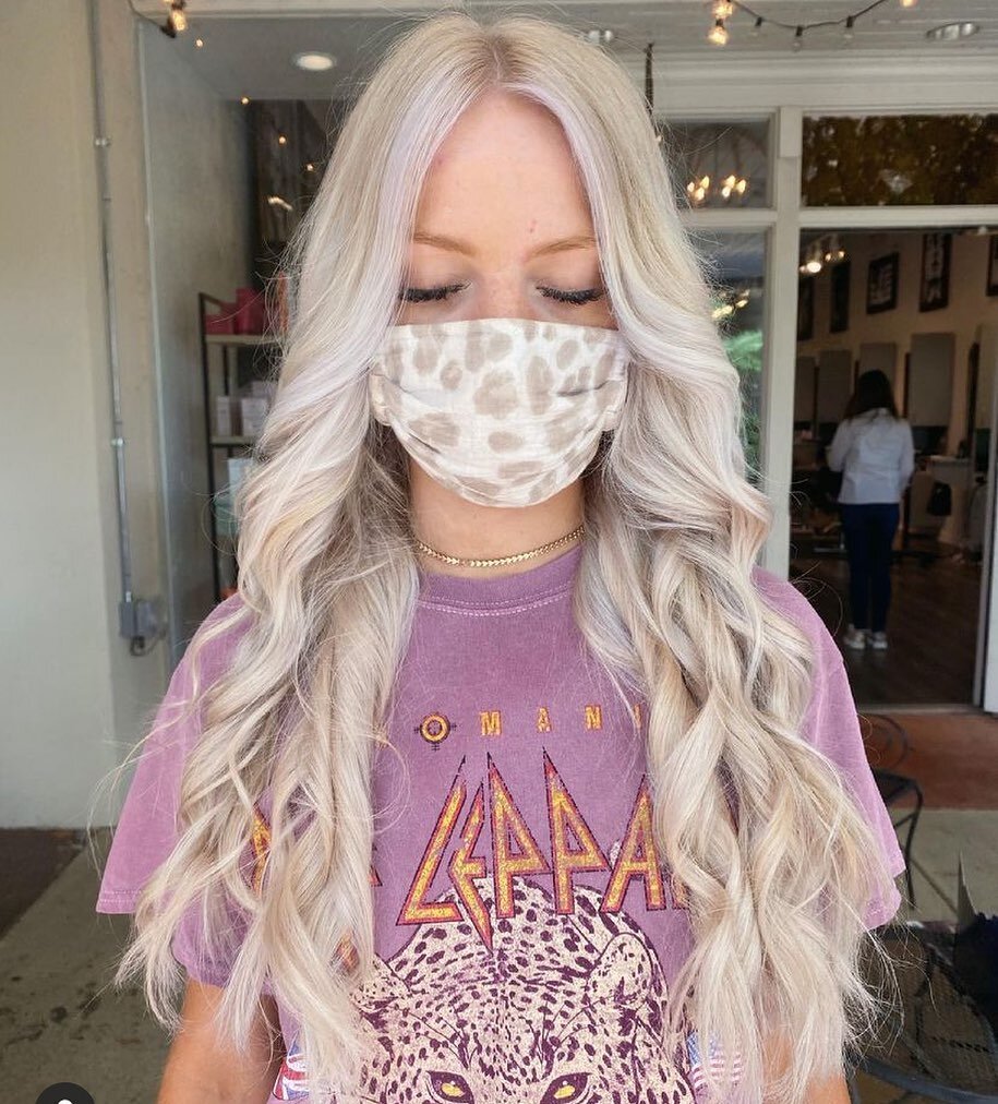 Bright blonde 👱&zwj;♀️

Color &amp; style by @laurengonzhair 

#buckheadatlanta #peachtreecorners #atlhair #dunwoodyhairstylist #midtownatlanta #atlhairstylists #atlhairsalon #atlhairstyles #atlantamakeupartist #atlhairstylists #atlweddings #atlbala