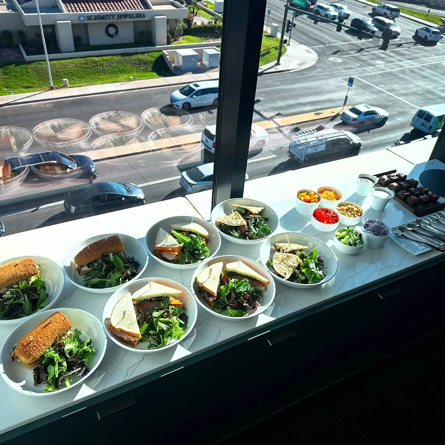 ✨ Office lunch just got an upgrade ✨
From team meetings to client presentations, we bring fresh, chef-crafted meals straight to your workplace.

🍴 Custom menus
🚗 Reliable delivery
🥗 Dietary-friendly options
📍Serving the Phoenix Valley

Let us cat