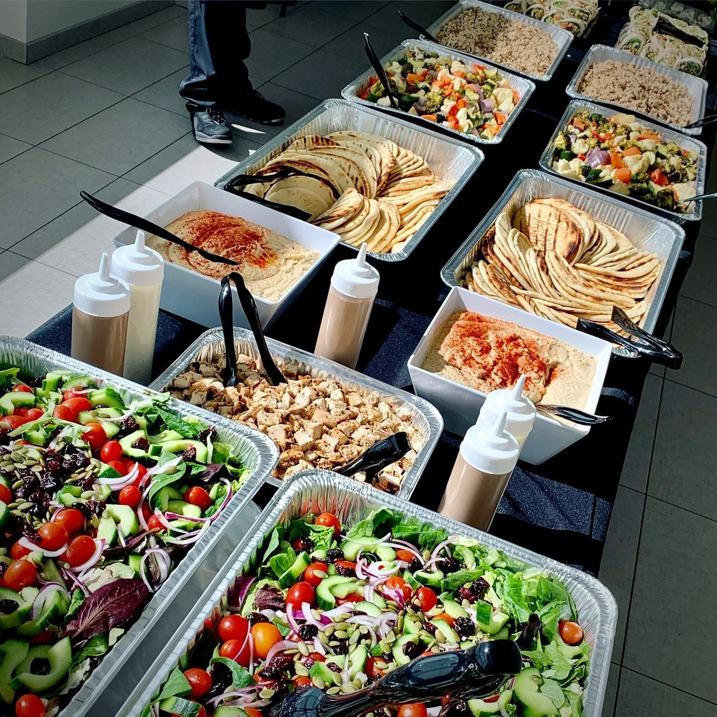 Fuel your team with fresh, chef-prepared meals 🥗🍴

Whether you&rsquo;re planning a team lunch, training day, or client meeting, Chef Phoenix delivers flavorful, balanced meals that keep productivity high and bellies happy.

📍 Serving businesses ac