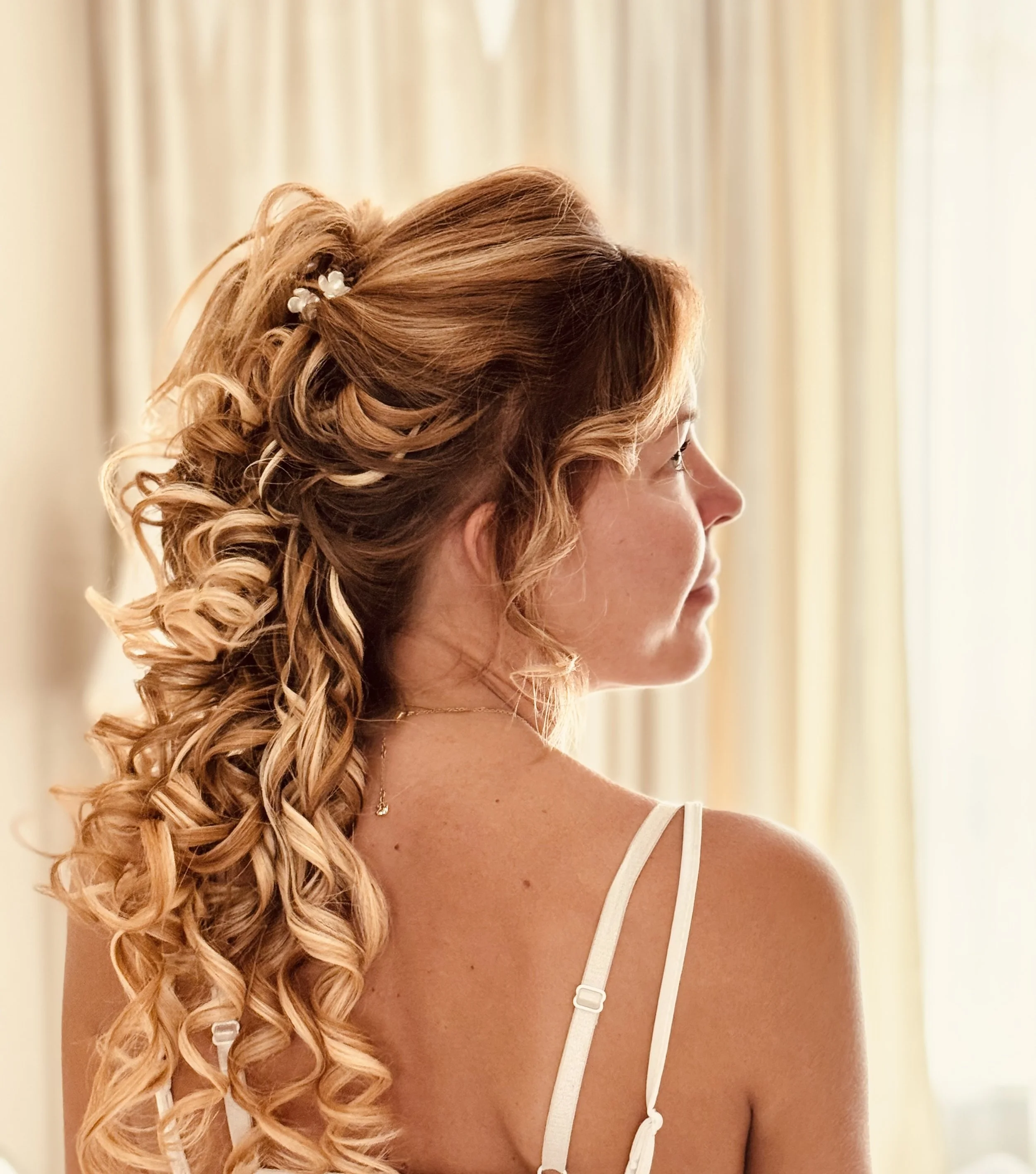 Haaropsteken, halve yupdo