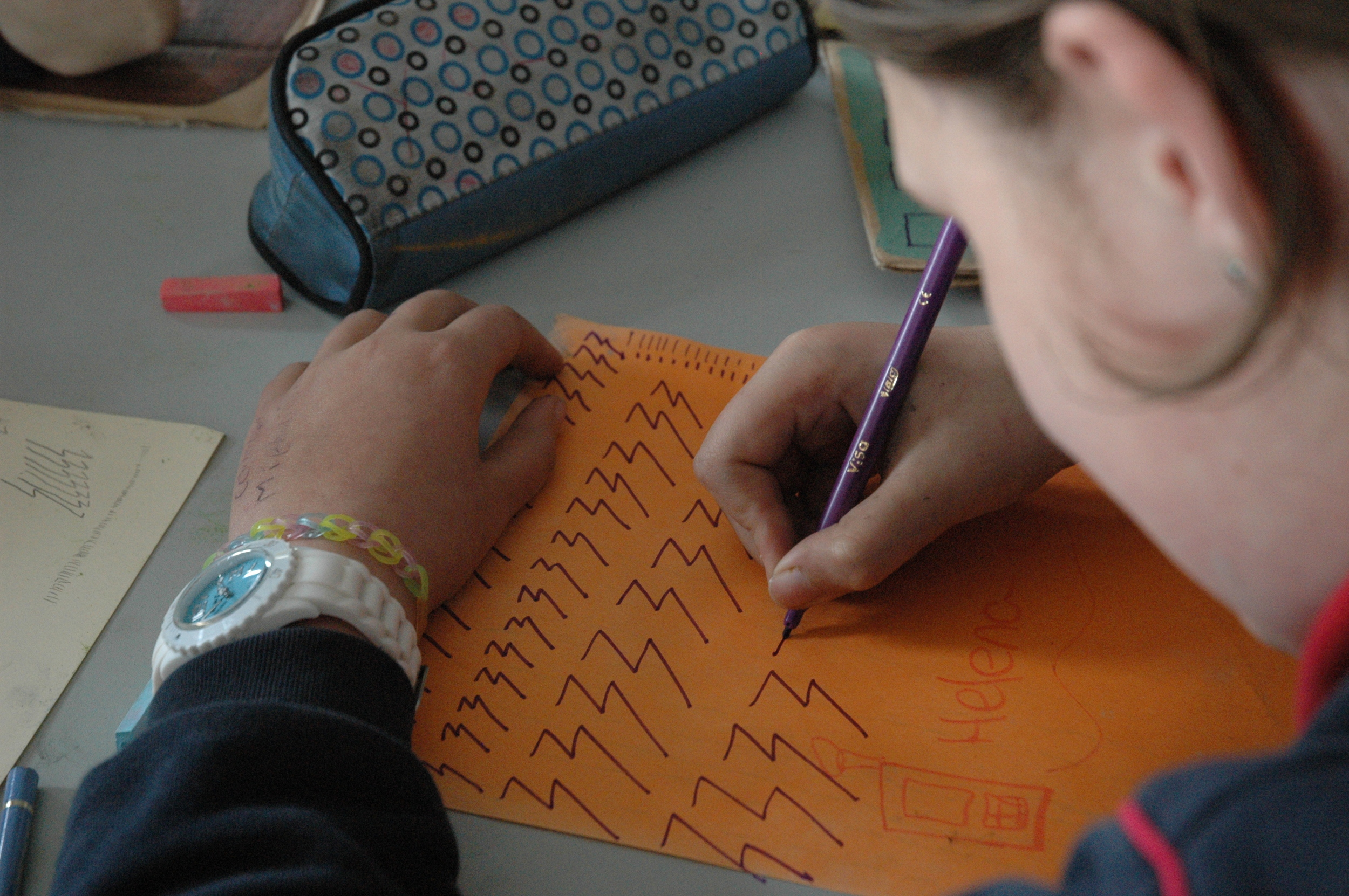 Within Jane Fogarty’s workshops the children explored the component parts of a drawing. Namely, drawing support; composition; line; action/mark-making and time.