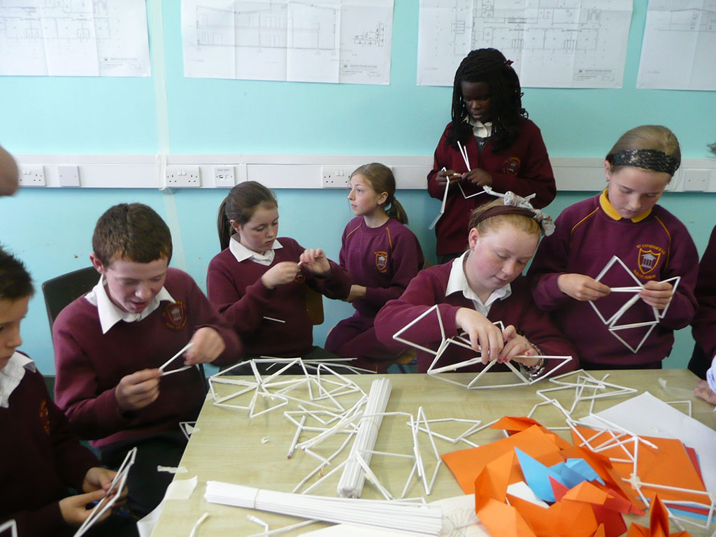 Mark Garry - Found Object The children made individual and collaborative hyperbolic paraboloid and other geometrically shaped sculptural works using paper, wool and straws exploring geometry and form.