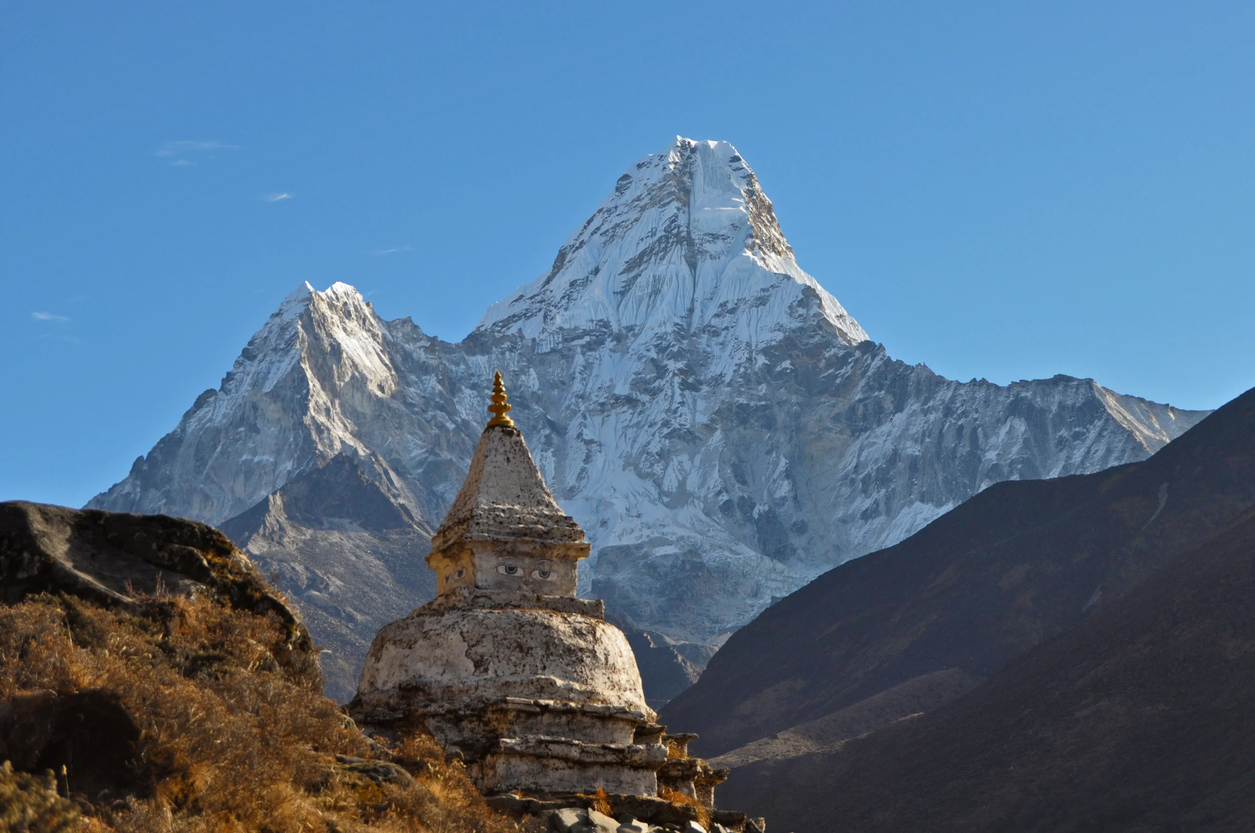 amadablam-stupa.jpg