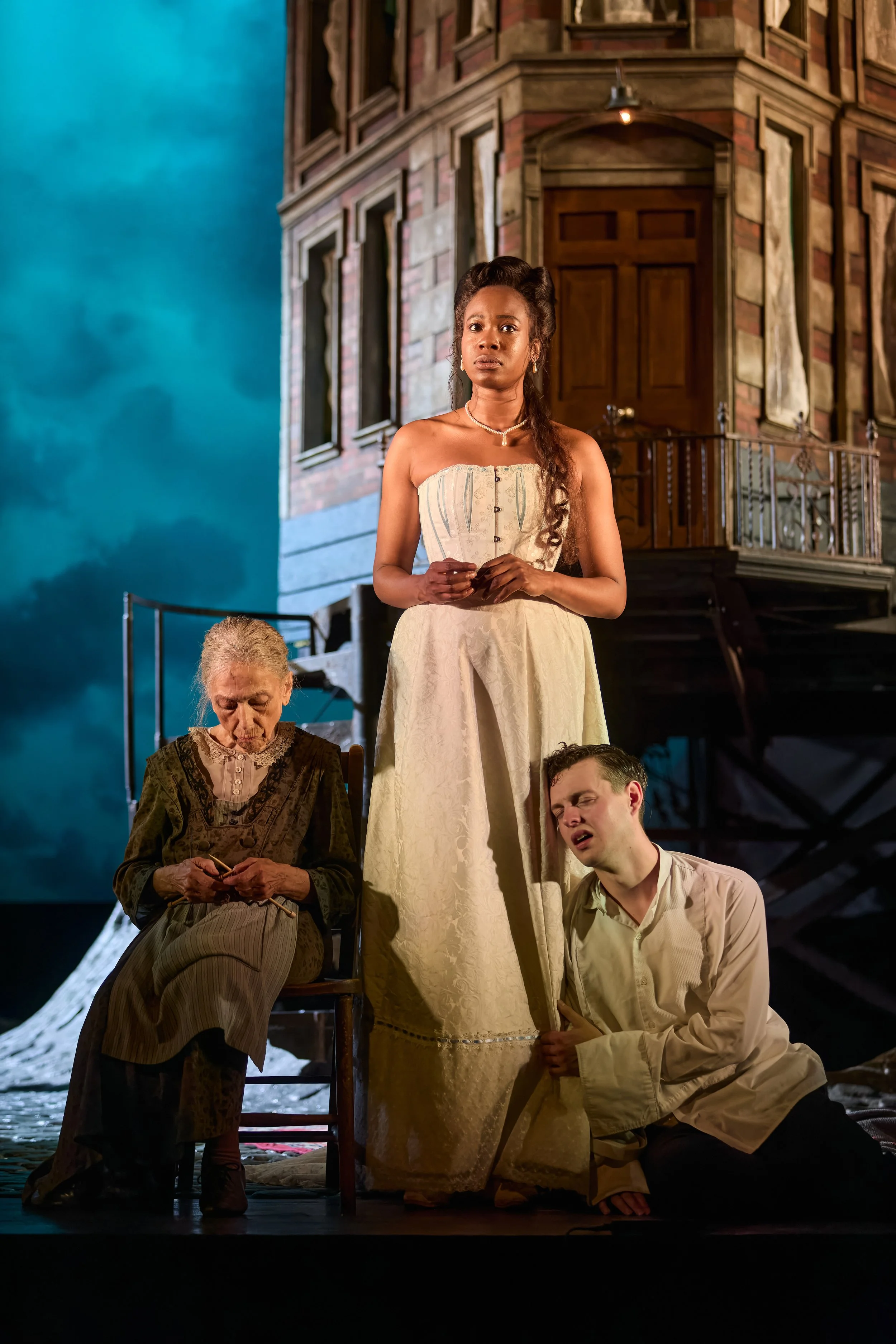 10. An Inspector Calls 2022. Photo by Mark Douet  650A9333.JPG