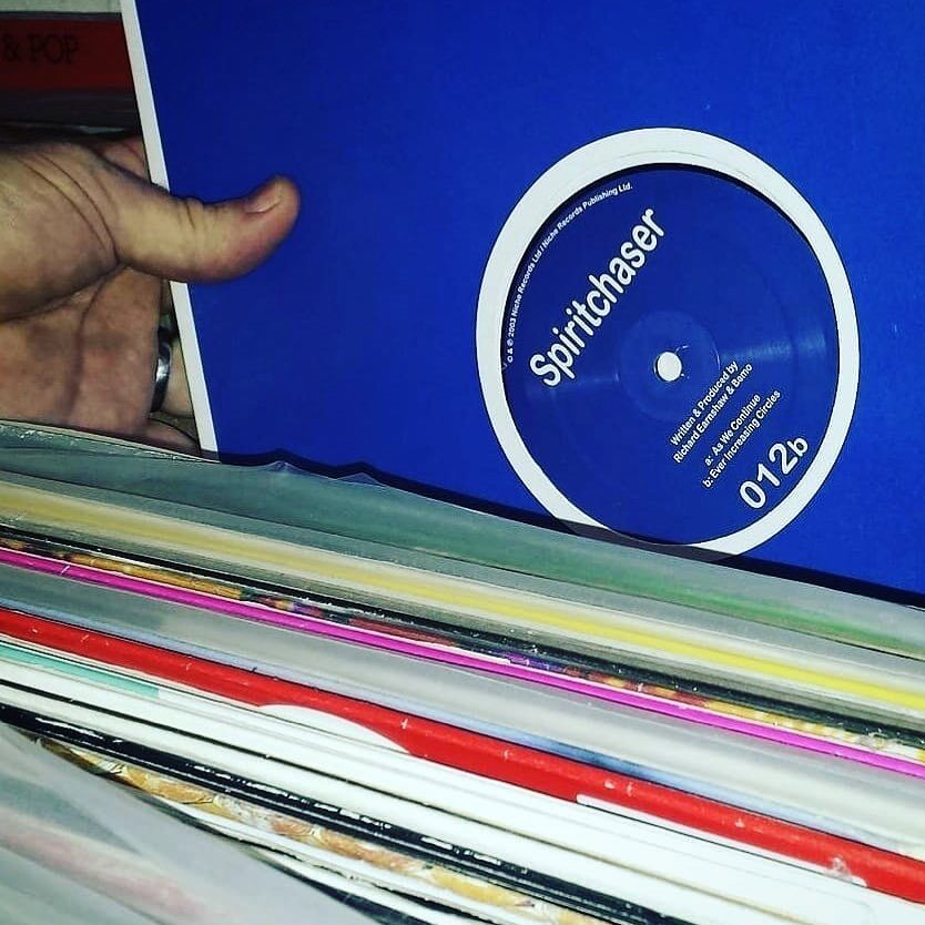The truth 💙 Posted @withregram &bull; @mark_bamo_bamford Records are like friends.. choose them carefully... Happy Sunday lovely people... BIG love..bamo ❤

#spiritchaser #vinyl #vinylcollection #deephouse #djlife #producer #❤