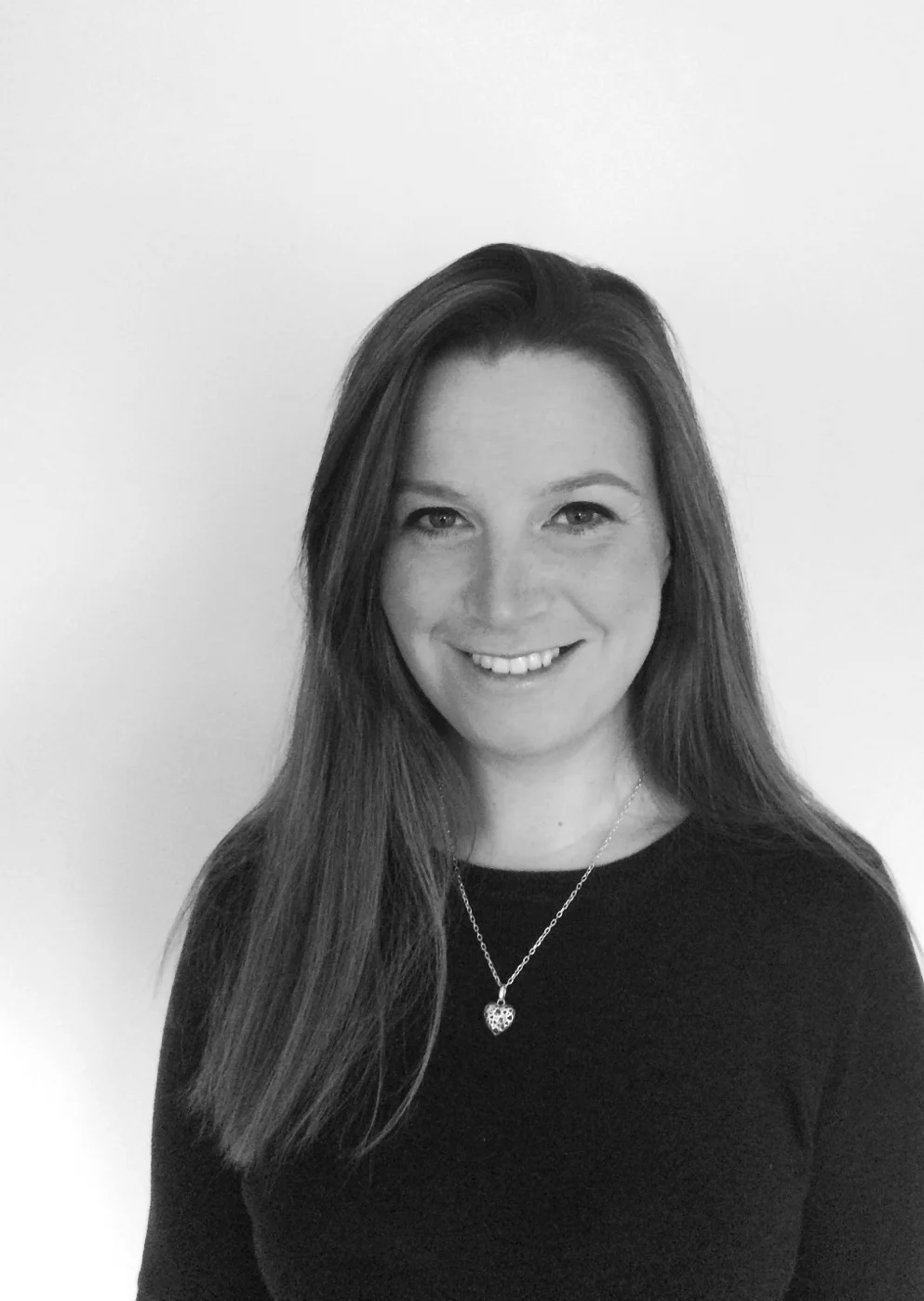 Caroline Davis Sales & Concierge Team Caroline's background is in office management and she brings her keen eye for details to the TG Ski team. She is here to make sure your holiday runs as smoothly as possible! She will be on hand from your very first contact with us to answer any questions on our chalets and service as well as organising all your pre-holiday care. As well as her love for a good excel spreadsheet, Caroline loves the mountains, skiing, running and spending time with her family.
