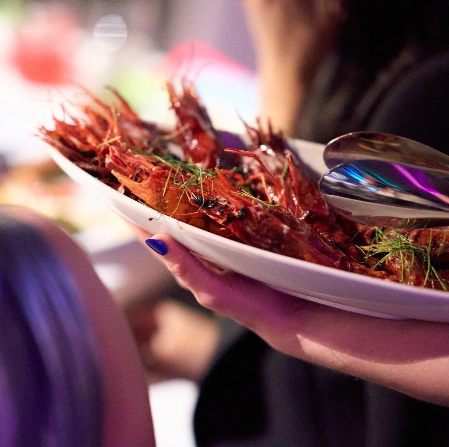 RED PRAWNS + ROASTED GARLIC + CHILI FLAKE

🦐 + 🧄 + 🌶️