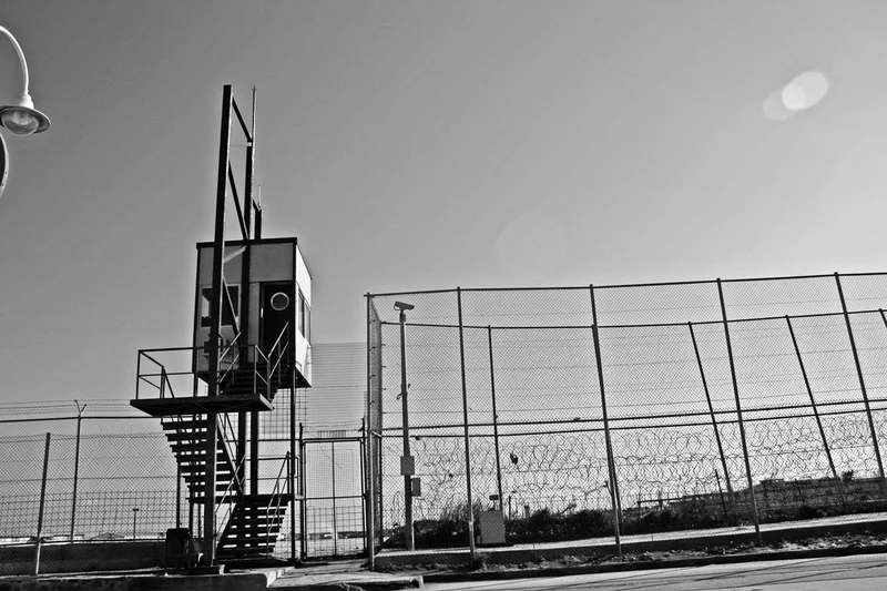 13_spain_border_gaurdtower_melilla_1207_BW_large.jpg