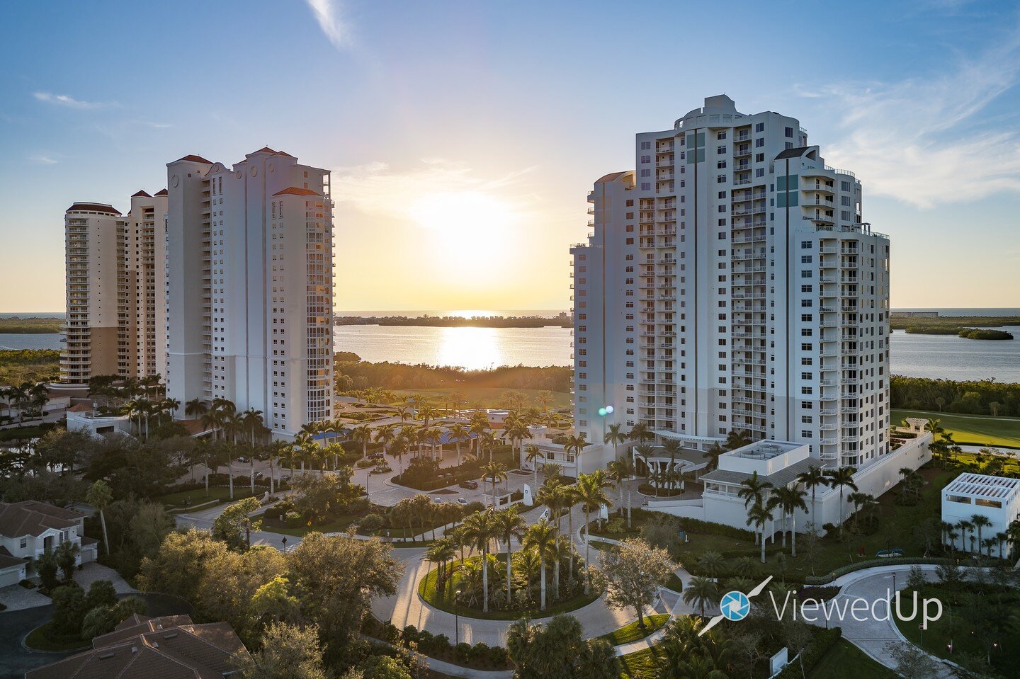 Check out this gorgeous unit in Bonita Bay 😍 
@naplespan is your man if you're looking for something new.
#realestatephotographer #realestate #realestatephotos #bonitabay #naples
#naplesfl @bonitabayclub @premiereplus_re