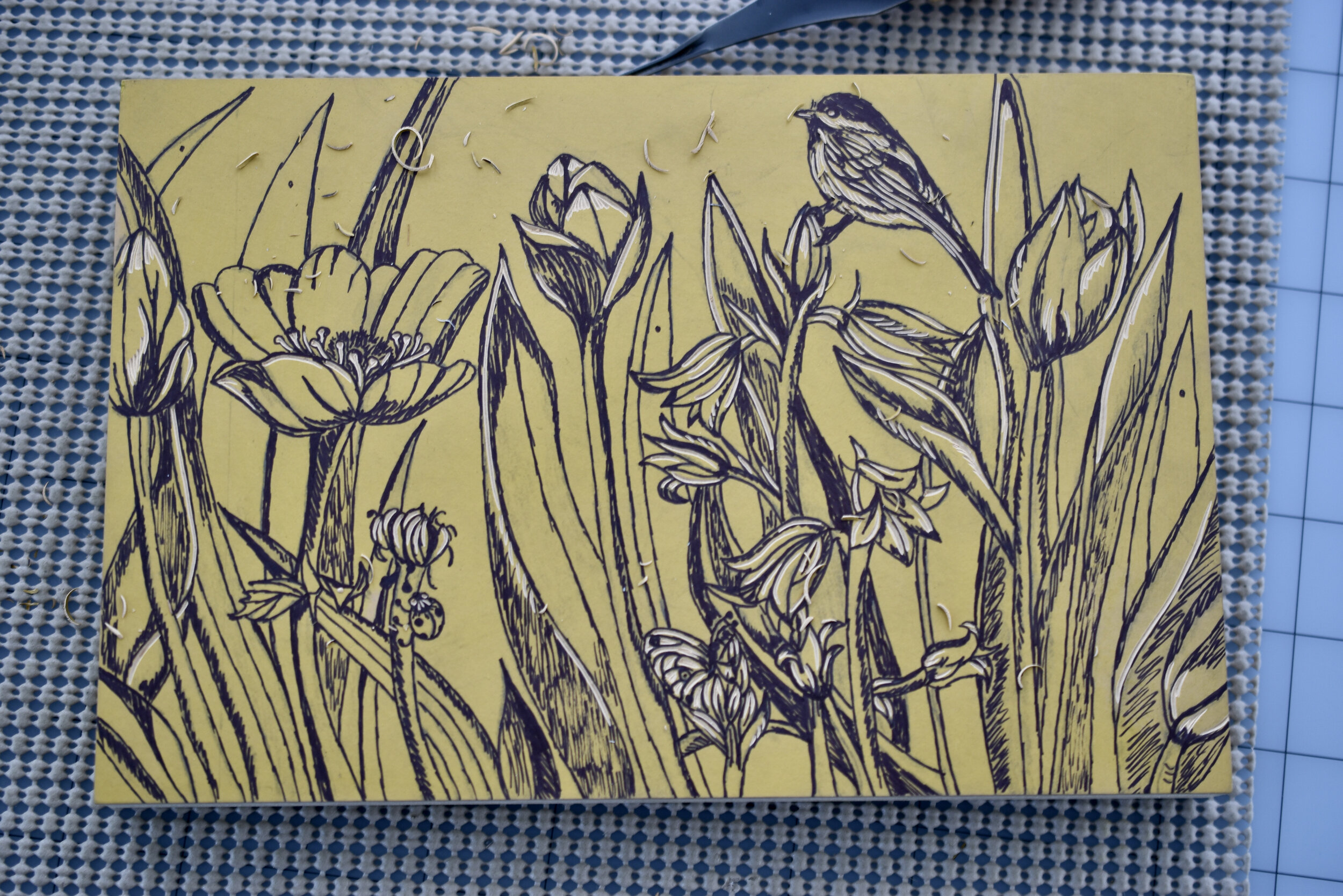 Scrap of lino, scraps of fancy paper made into some quick little freebie  bookmarks. I think I'll mount on recycled card stock for durability. :  r/printmaking