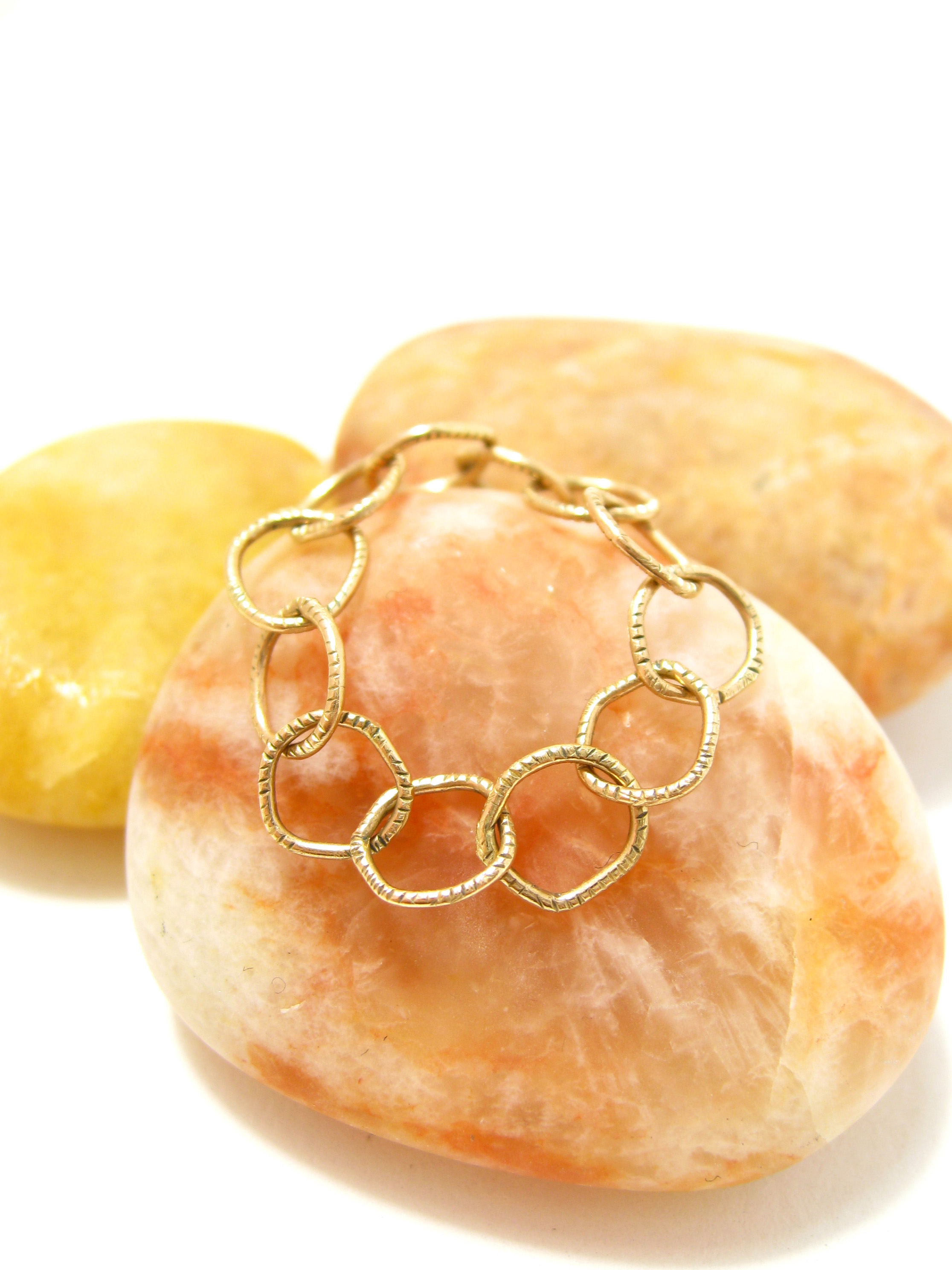 Copy of Copy of CHAIN LINK RING - RECYCLED 14 KARAT GOLD - shown on an agate rock - sharon z jewelry made in san francisco