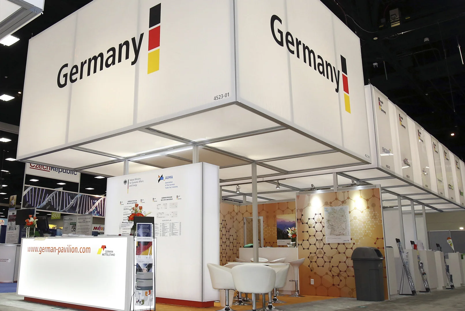 RND Exhibits 2014-200m2.jpg
