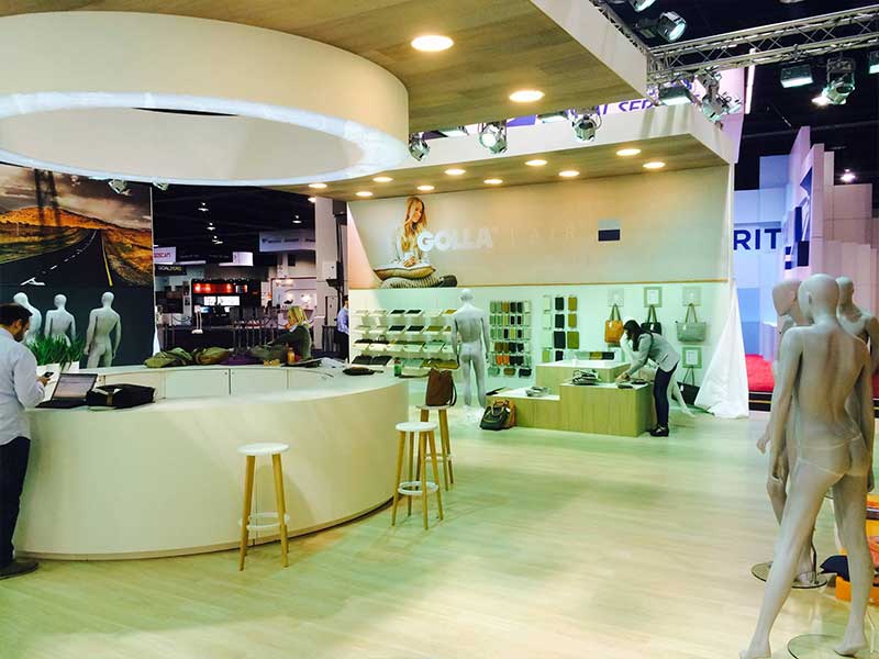 Golla-Custom-Exhibit-Stand-2.jpg
