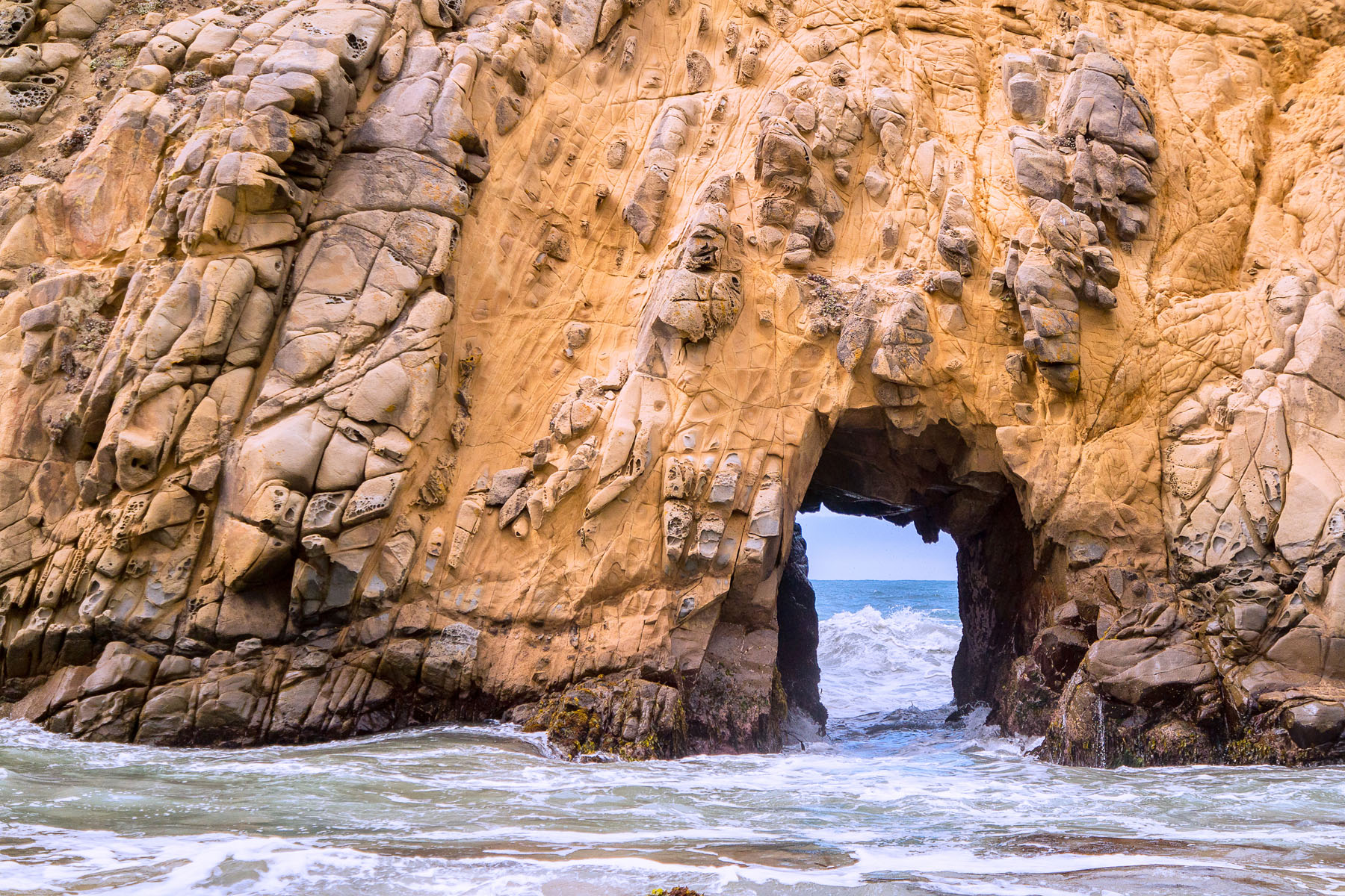 Wasim Muklashy_Keyholes In Big Sur.jpg