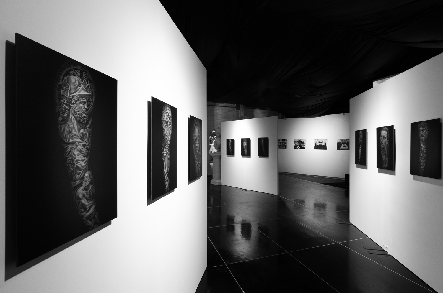 Wasim-Muklashy_Jun-Cha_The-Well_Monarc-Studios_BW_05.jpg