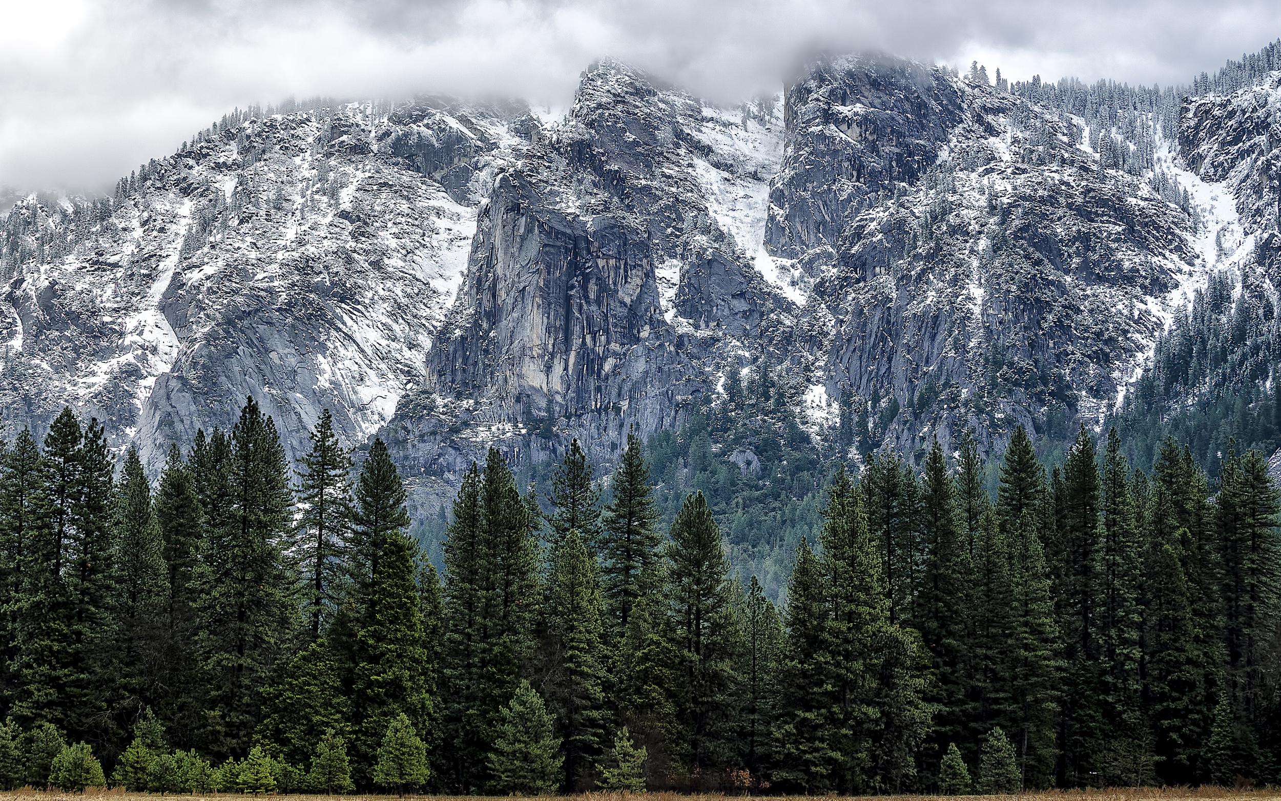 Thank Apple’s OS X Yosemite Announcement For This Collection Of Desktop & iPhone WallPapers