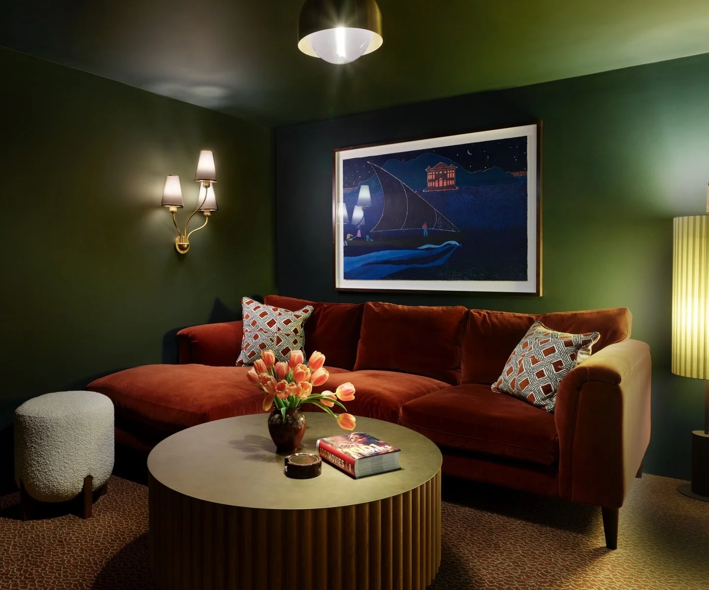 Tis the season to lay low. And put on an old classic. Which means, in my case, more noir and another Humphrey flick. 

Interior design: @anouskatamonyinteriors 
Photography: @rachaelsmithphotographyltd
Artwork: @tomhammick1 
Curation: @cramerandbell 