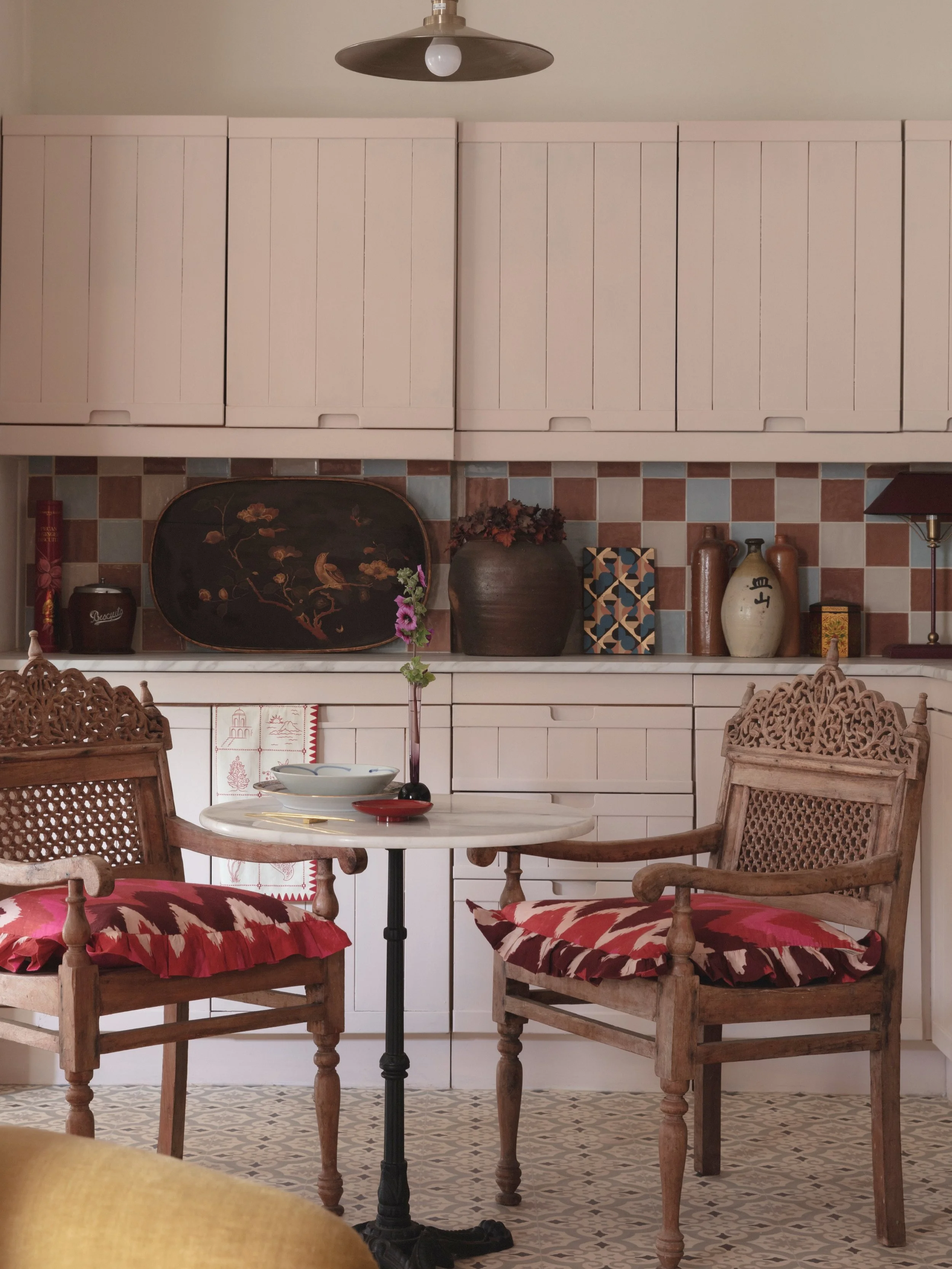 Almost time to head back to reality and all of those lovely chores like washing up, laundry and&hellip;having to cook for oneself!

#morninglight #kitchen #interiordesign