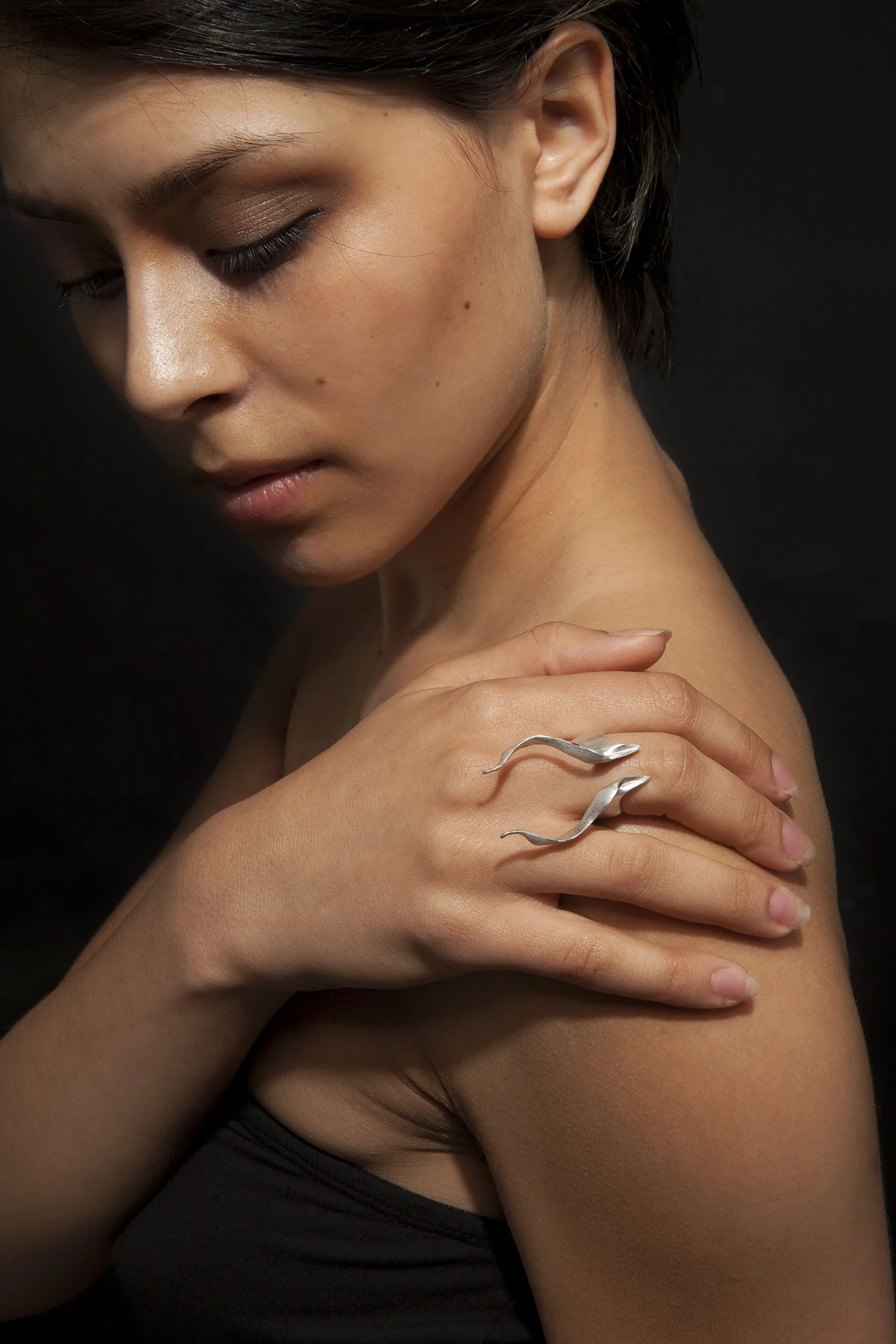 Avenoir Ring.jpg