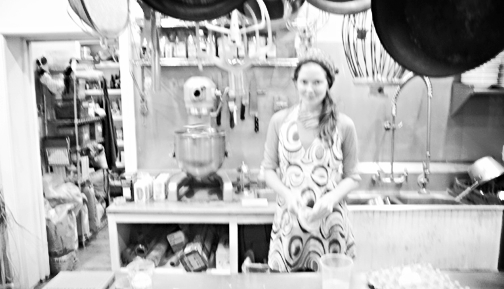 blk&whiteblurrykitchen.jpg