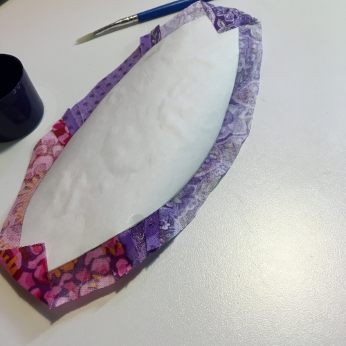 Bottom curved edge with starch applied