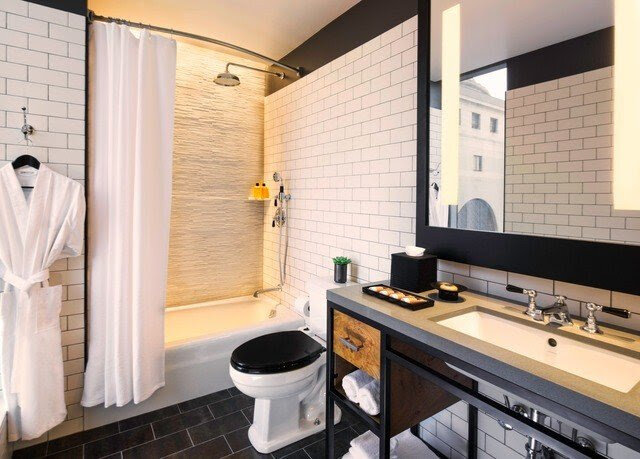 NYFW: Hotel + Pitching