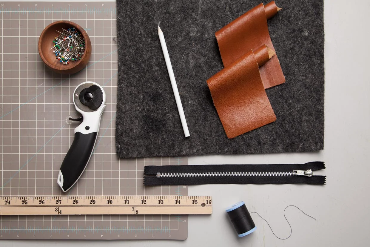 10340-Leather-and-Wool-Toiletries-Bag-Tools.jpg