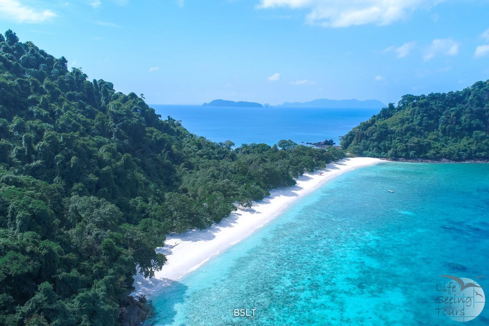 bruerisland_twinbeach.jpg