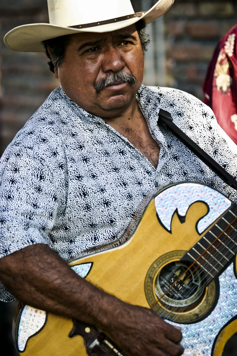 IMG_4560_tijuana-guitar_030912.jpg