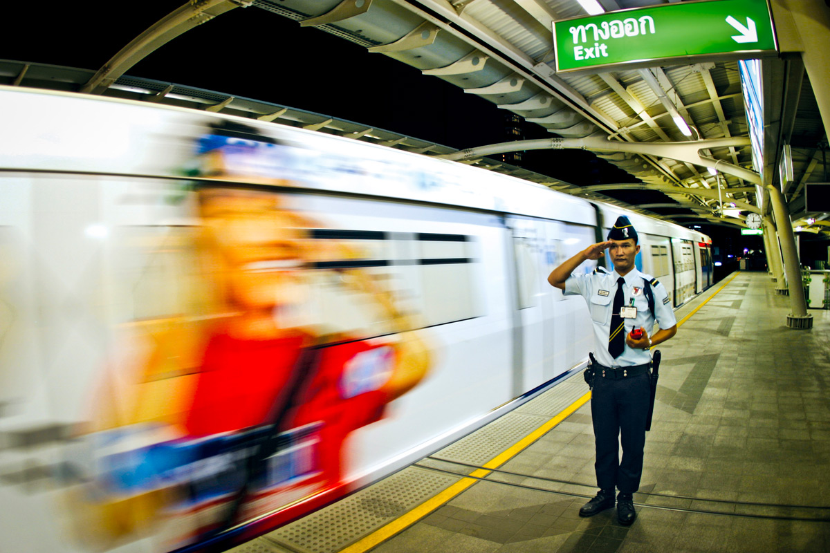 IMG_0080_skytrain.jpg