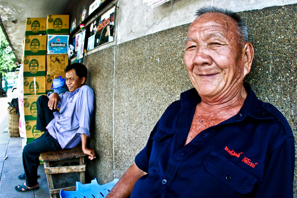 IMG_7411_workers.jpg
